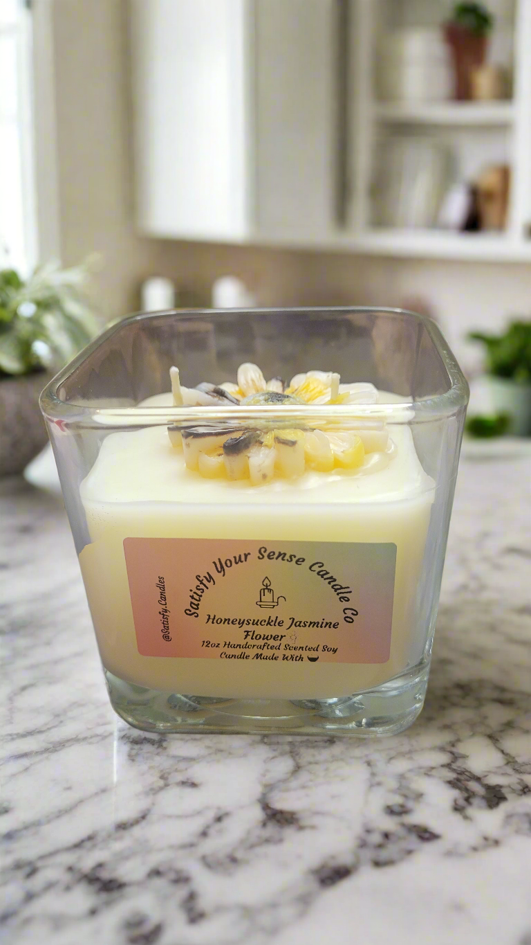 12oz Honeysuckle Jasmine Flower Candle Burn Time: 55-60 Hours