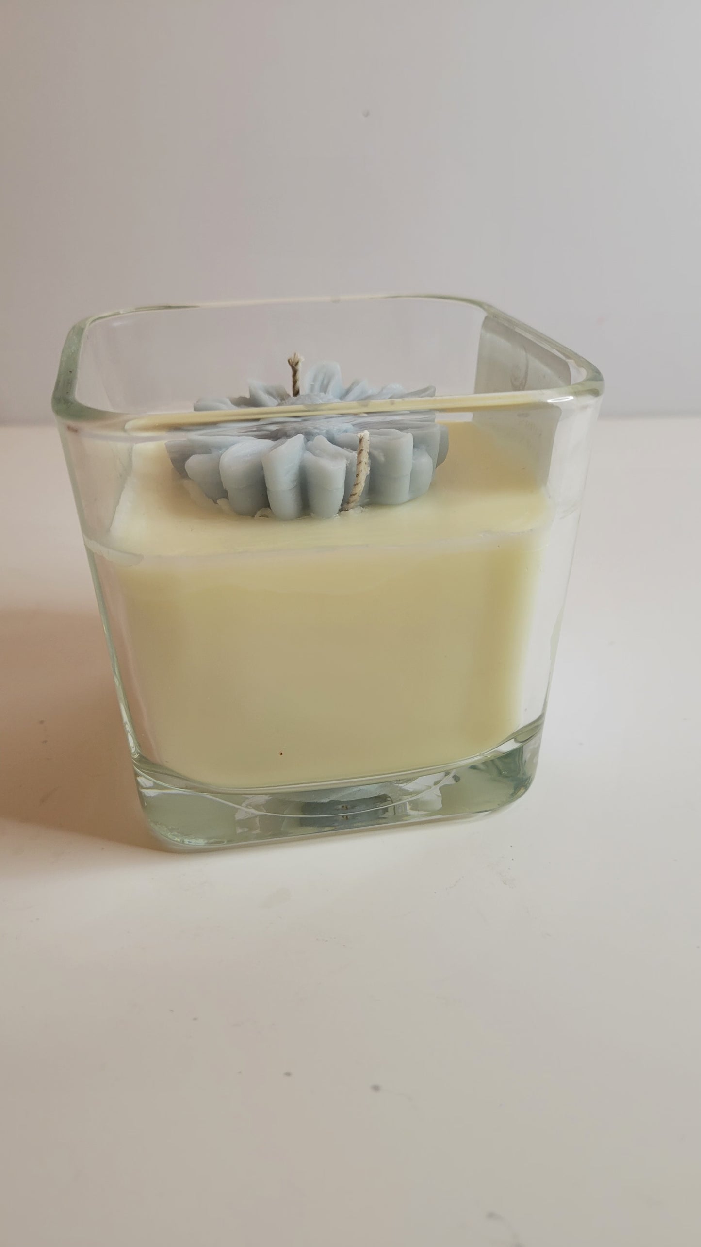 12oz Linen Glory Scented Candle